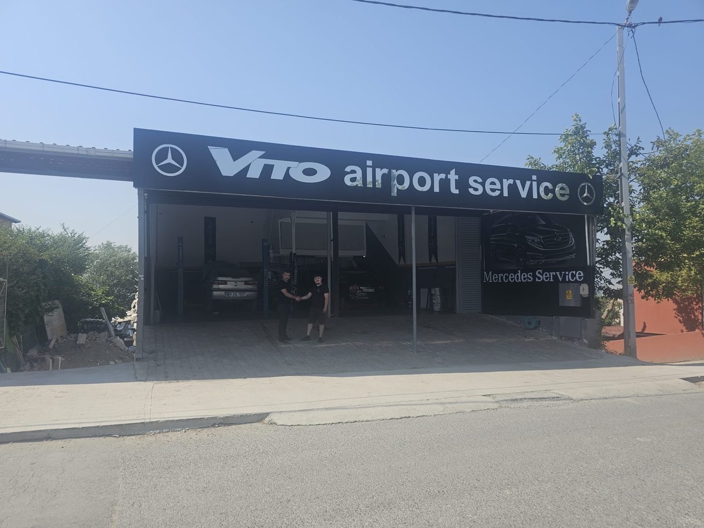 Kuzey Otomotiv ekibi tesis önünde